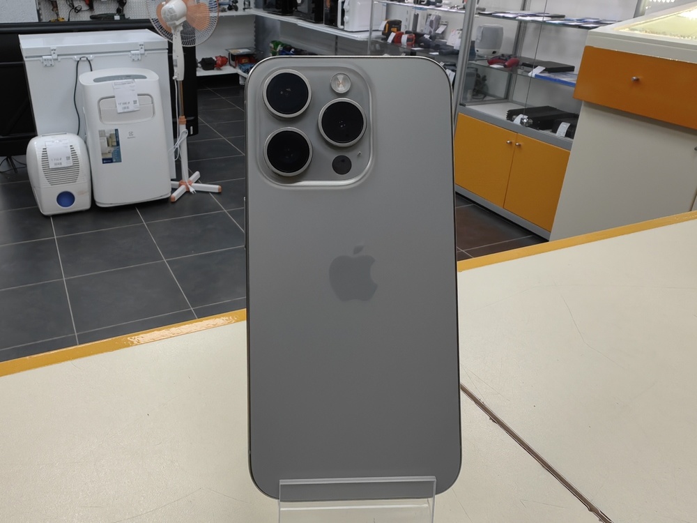 Смартфон Apple Iphone 15 Pro 128Gb