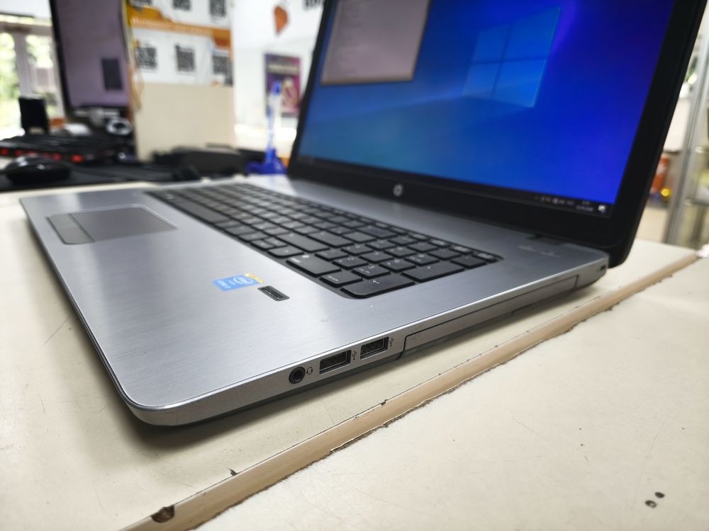 Ноутбук HP probook 470; Core i7-4510U, Radeon R5 M255, 4 Гб, Нет, 320 Гб