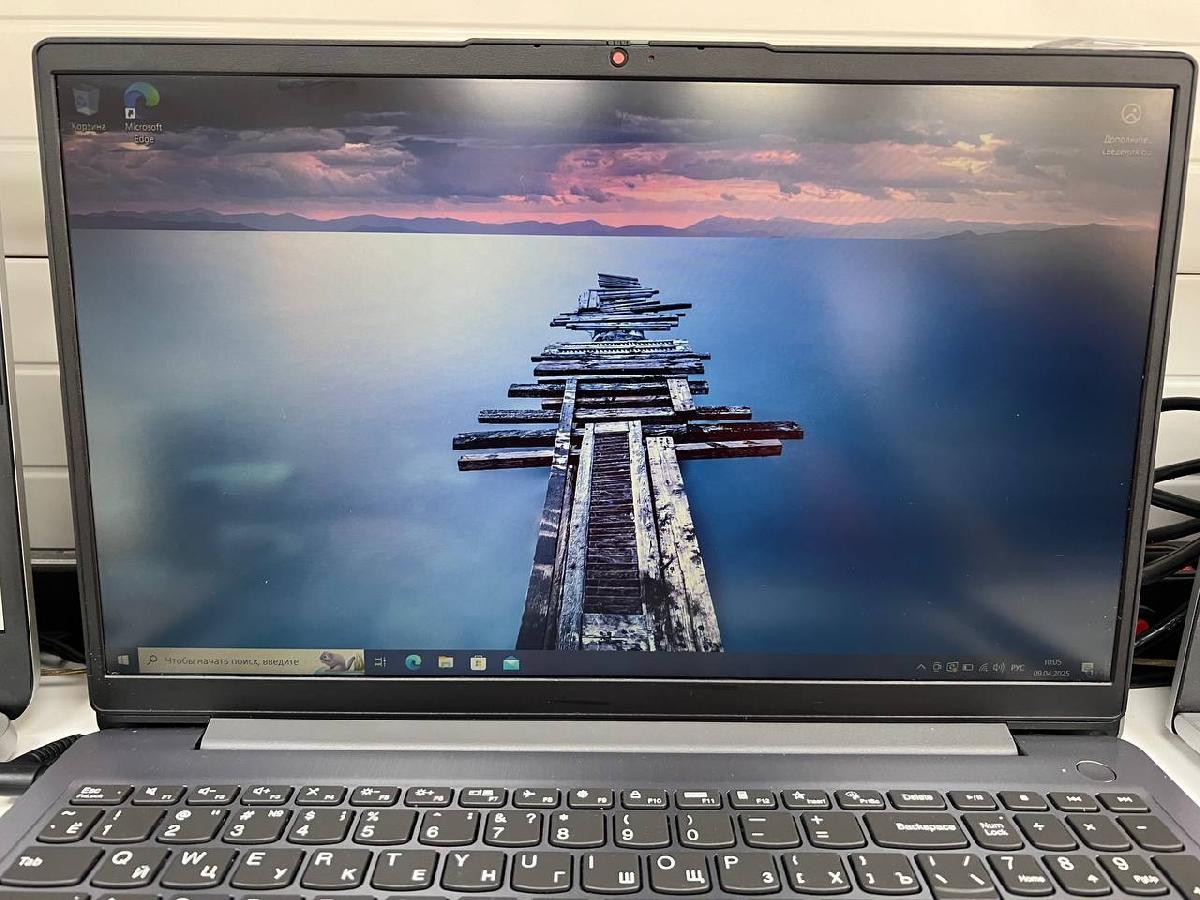 Ноутбук Lenovo; Core i3-1215U, Intel UHD Graphics, 8 Гб, 240 Гб, Нет