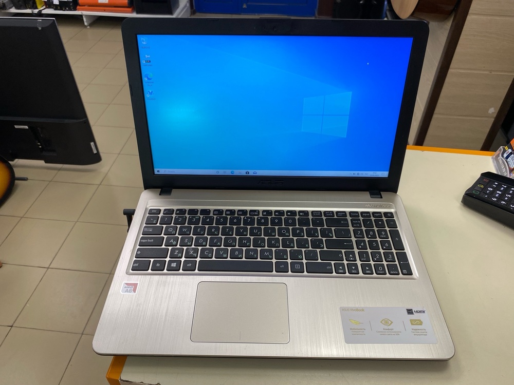 Ноутбук ASUS; A6-9225, AMD Radeon (TM) Graphics, 4 Гб, Нет, 500 Гб