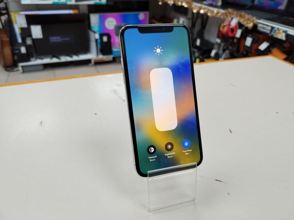 Смартфон Apple iPhone X 64Gb
