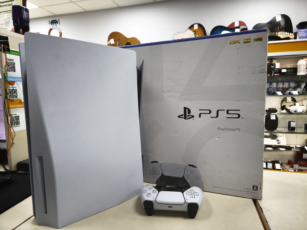 Игровая приставка PlayStation 5 825Gb (С дисководом)