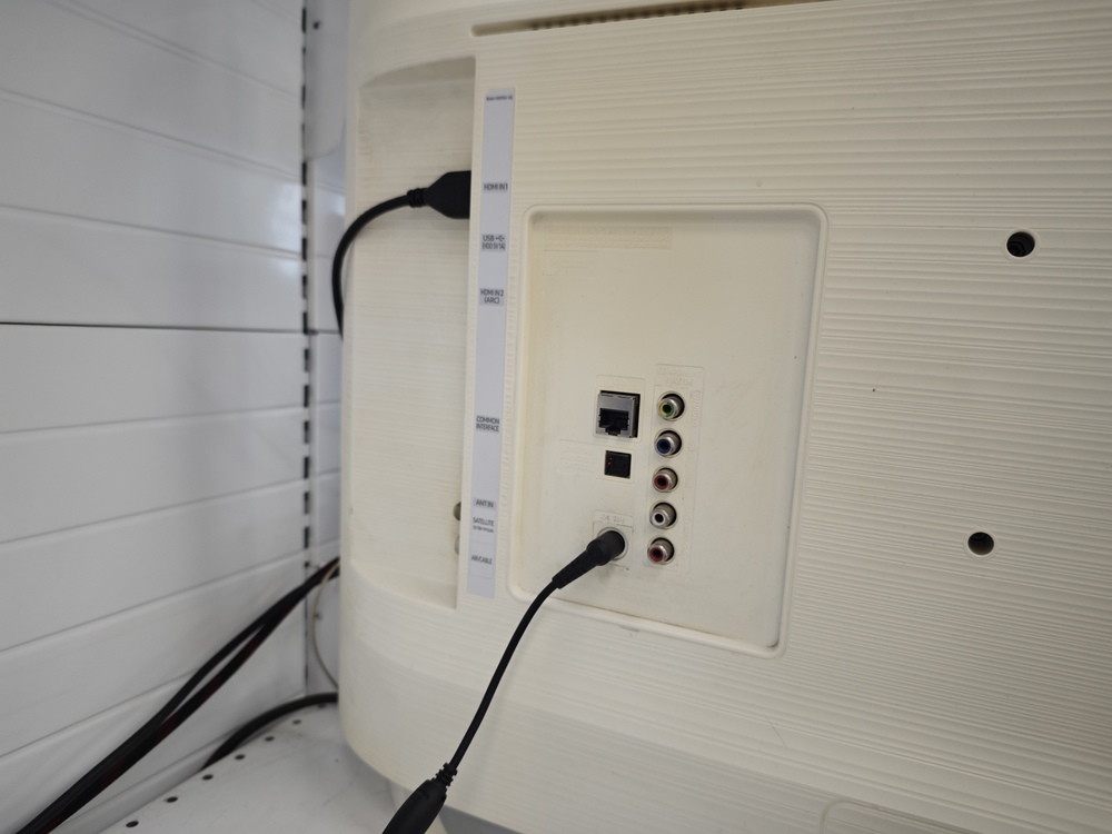 LED Телевизор Samsung UE32F4510AK