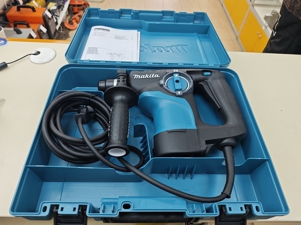 Перфоратор Makita HR 2810