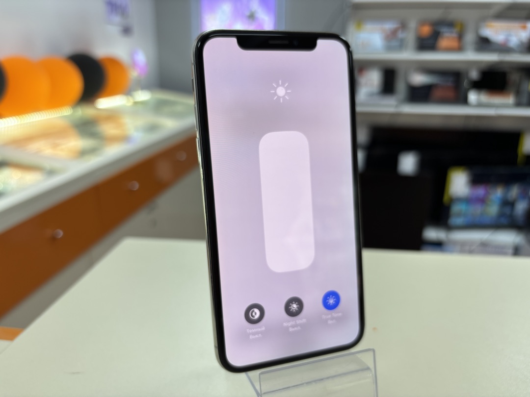 Смартфон Apple iPhone X 64Gb