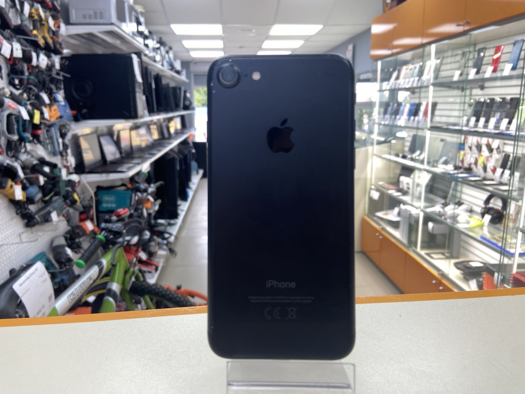 Смартфон Apple iPhone 7 32Gb