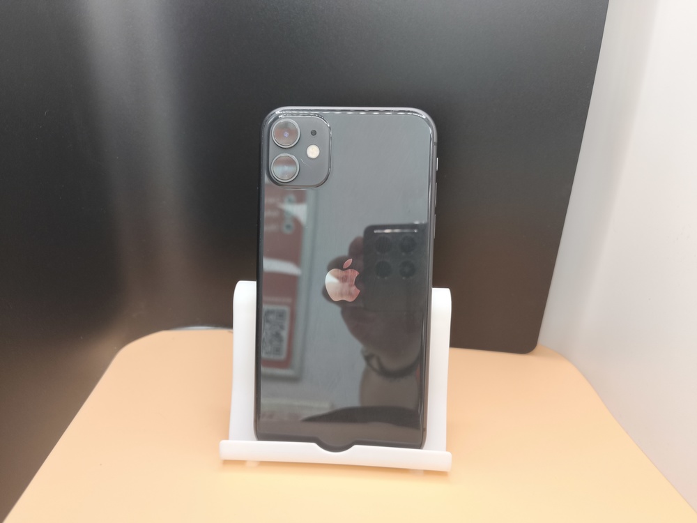 Смартфон Apple iPhone 11 64Gb