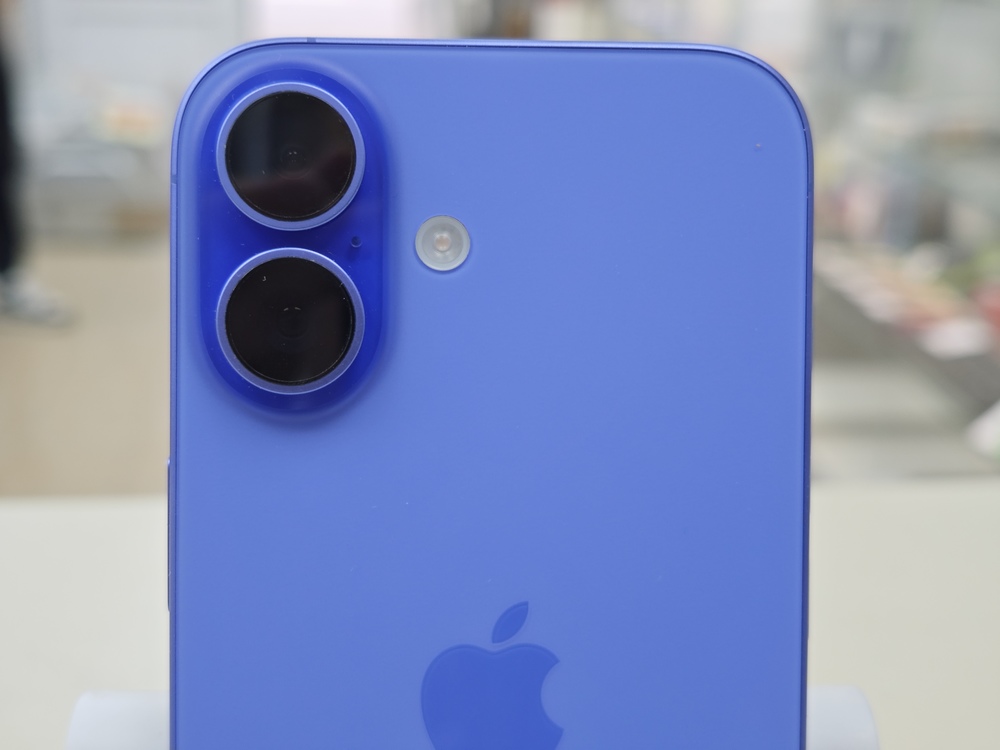 Смартфон Apple Iphone 16 128Gb