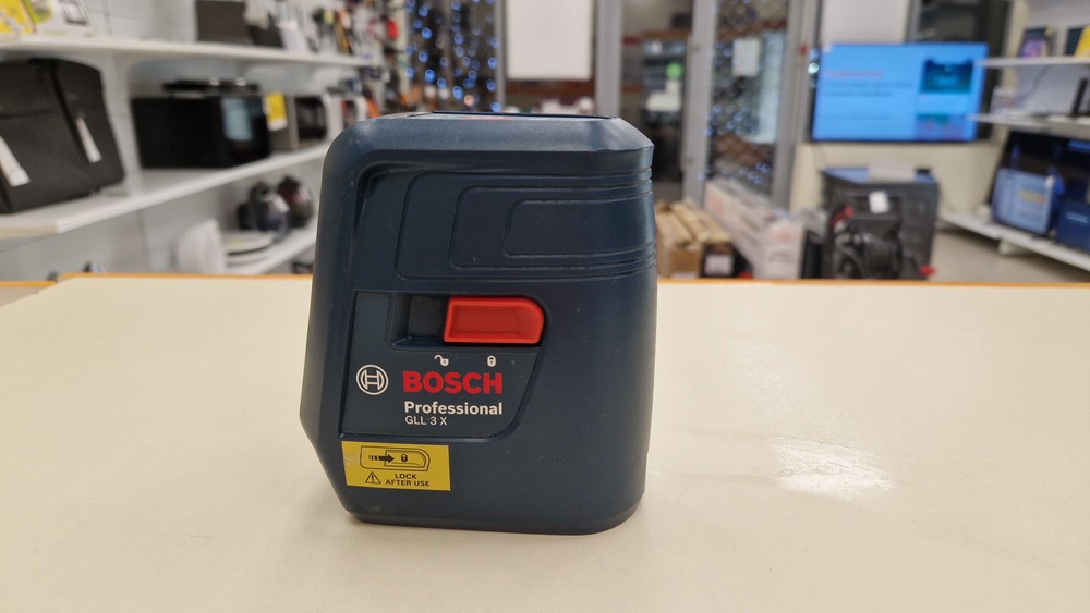 Нивелир Bosch GLL 3 X;