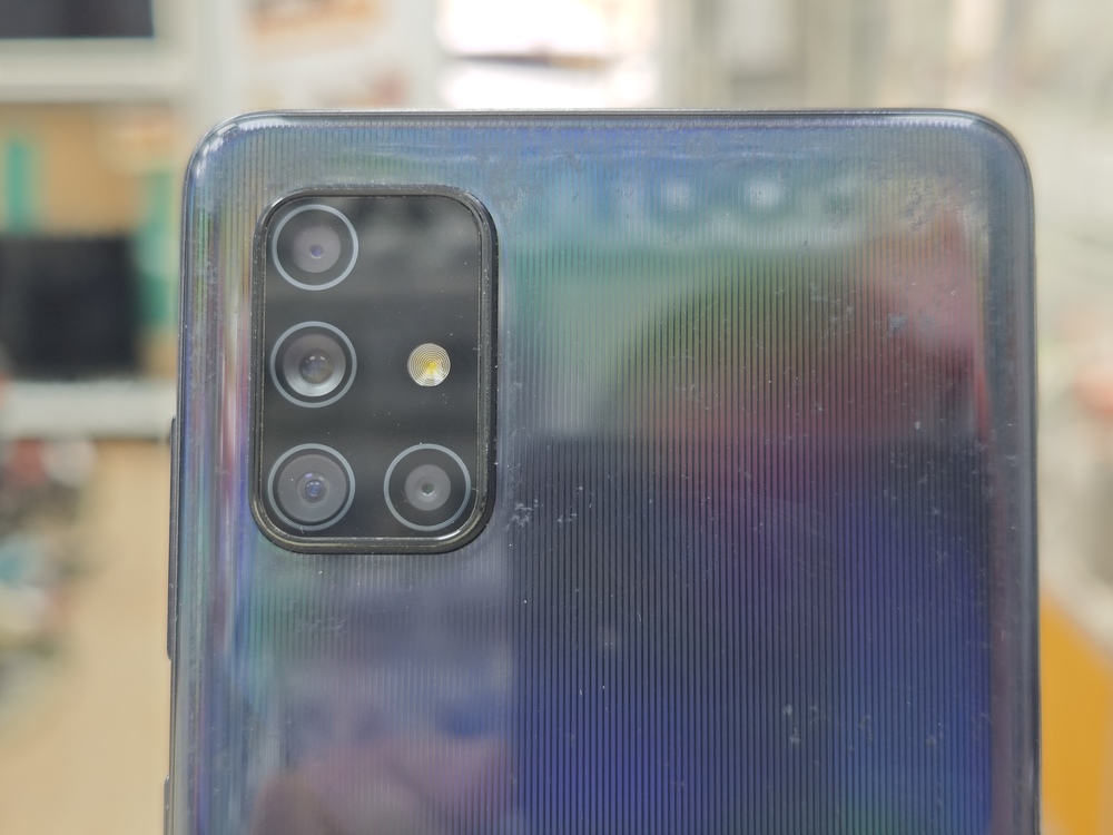 Смартфон Samsung Galaxy A71 6/128