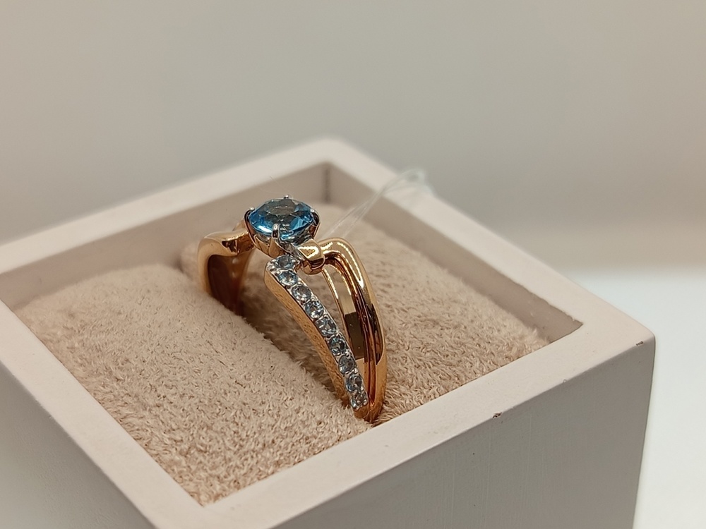 КОЛЬЦО ТОПАЗ с камнями (Au 585)