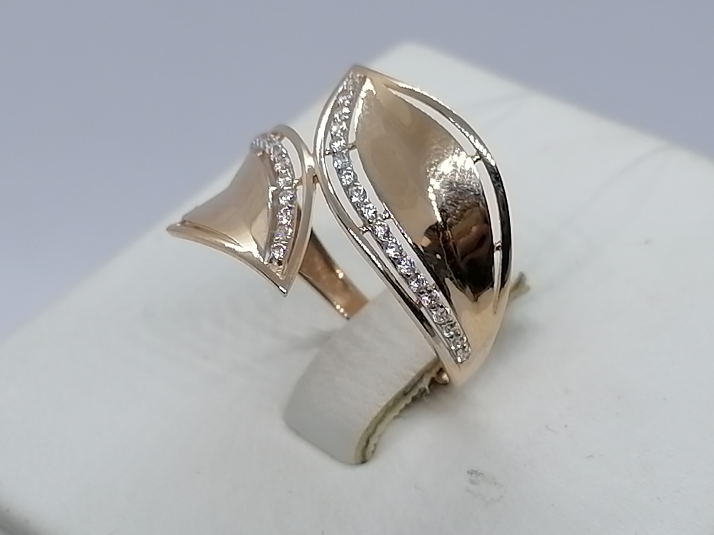 КОЛЬЦО С КАМНЯМИ (Au 585)