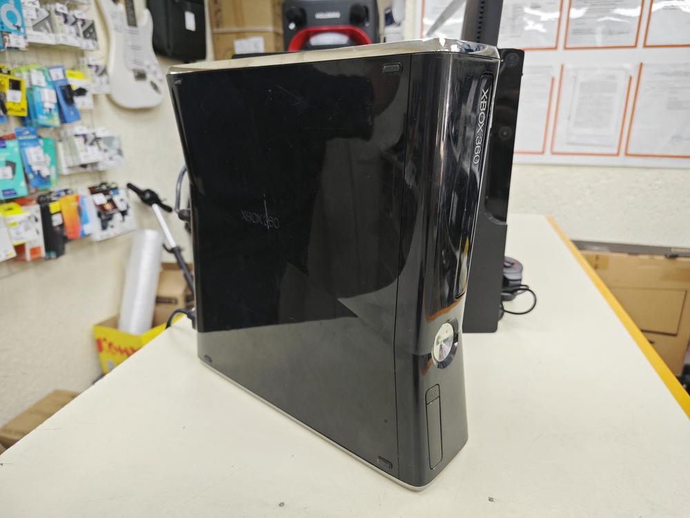 Игровая приставка Xbox 360 S