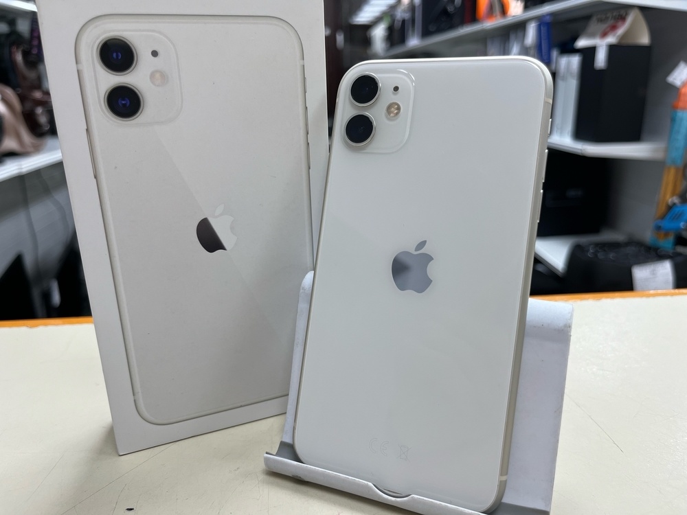 Смартфон Apple iPhone 11 64Gb