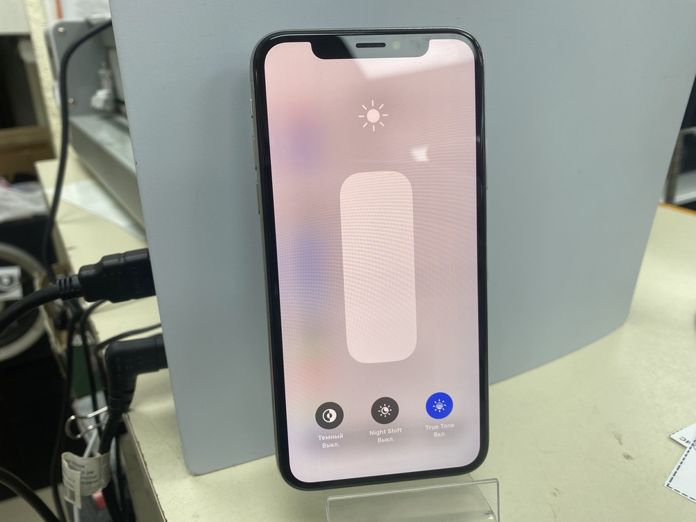 Смартфон Apple iPhone X 64Gb