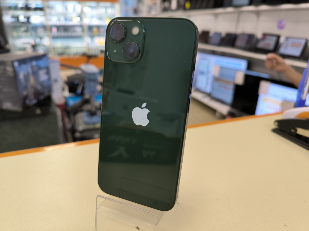 Смартфон Apple iPhone 13 128Gb
