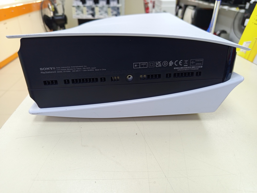 Игровая приставка PlayStation 5 825Gb (С дисководом)