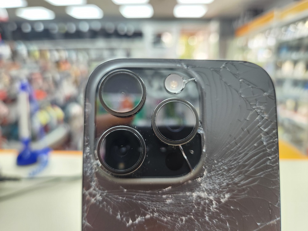 Смартфон Apple Iphone 16 Pro 256Gb
