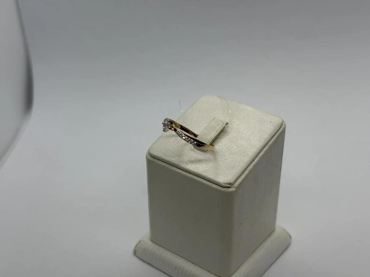 КОЛЬЦО С КАМНЯМИ (Au 585)