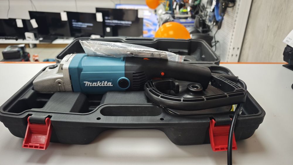 Полировальная машина Makita 9227CB