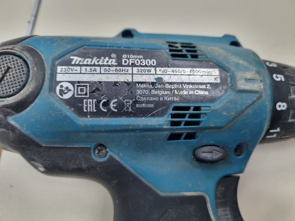 Шуруповерт Makita DF0300
