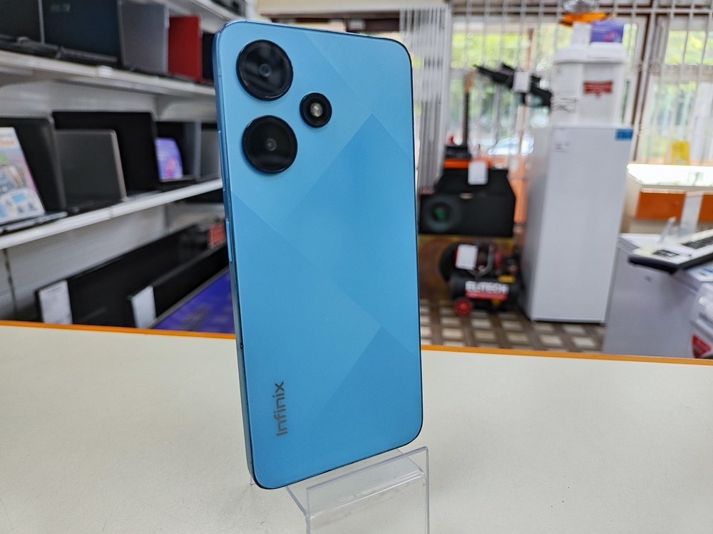 Смартфон Infinix HOT 30i 4/64
