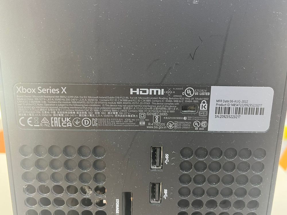 Игровая приставка Xbox Series X 1Tb