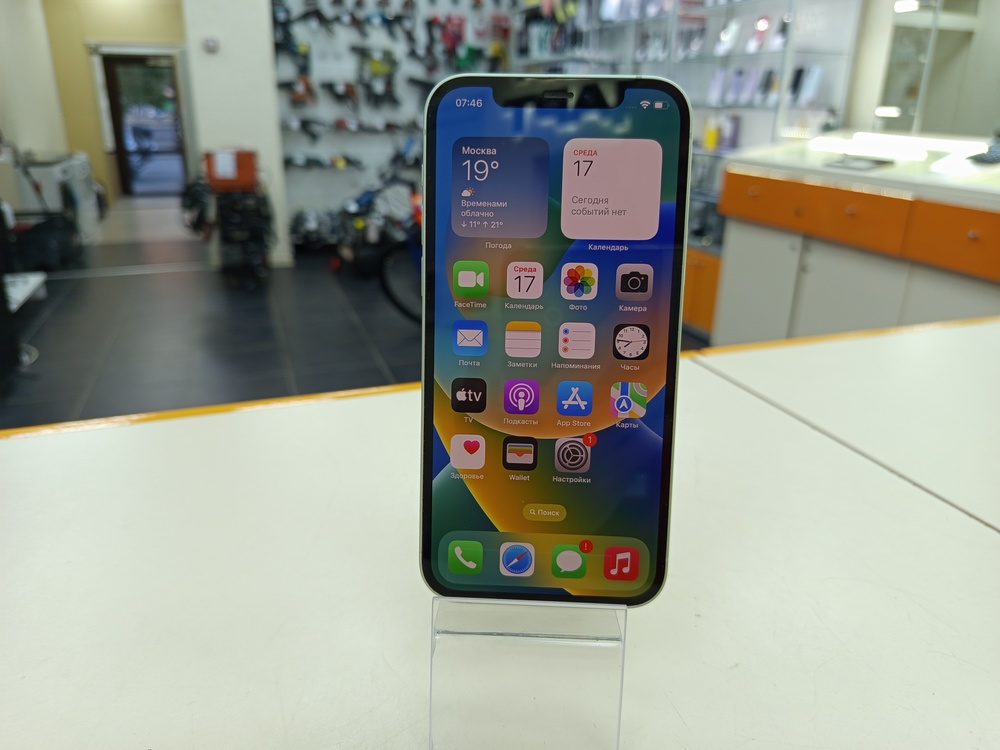 Смартфон Apple iPhone 12 64Gb