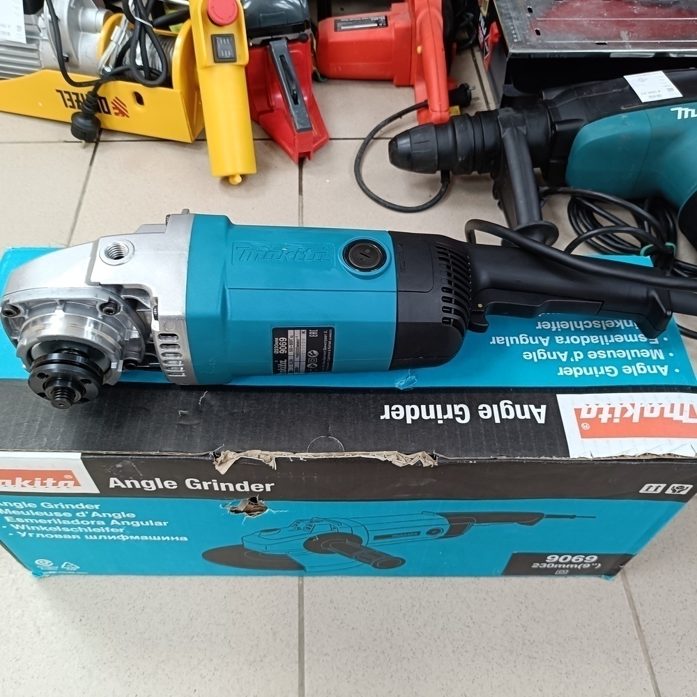 Угловая шлифмашина Makita 9069/230