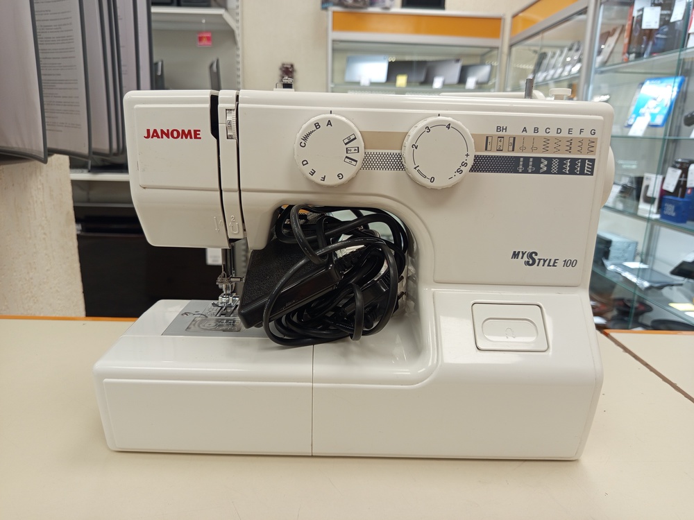 Швейная машина Janome MY STYLE 100