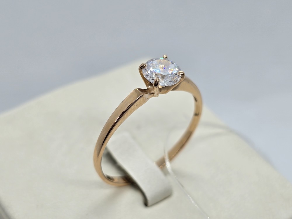 010184 КОЛЬЦО С КАМНЕМ (Au 585)