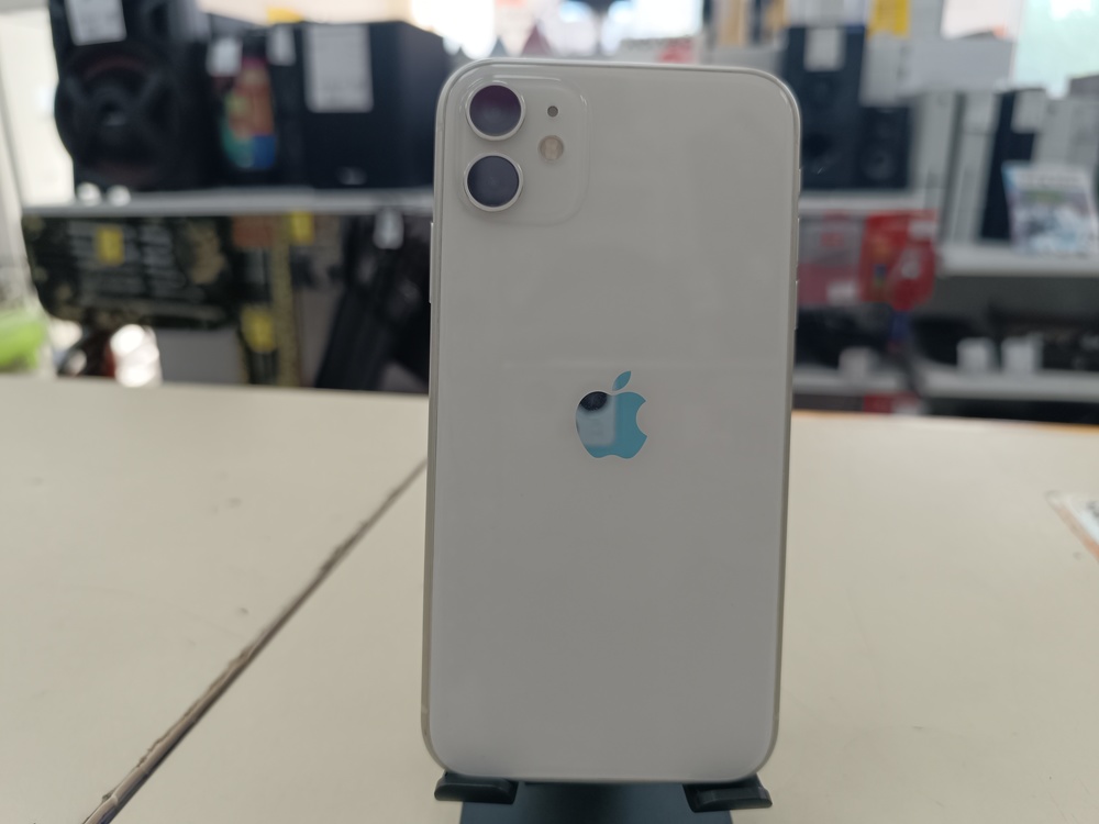 Смартфон Apple iPhone 11 64Gb