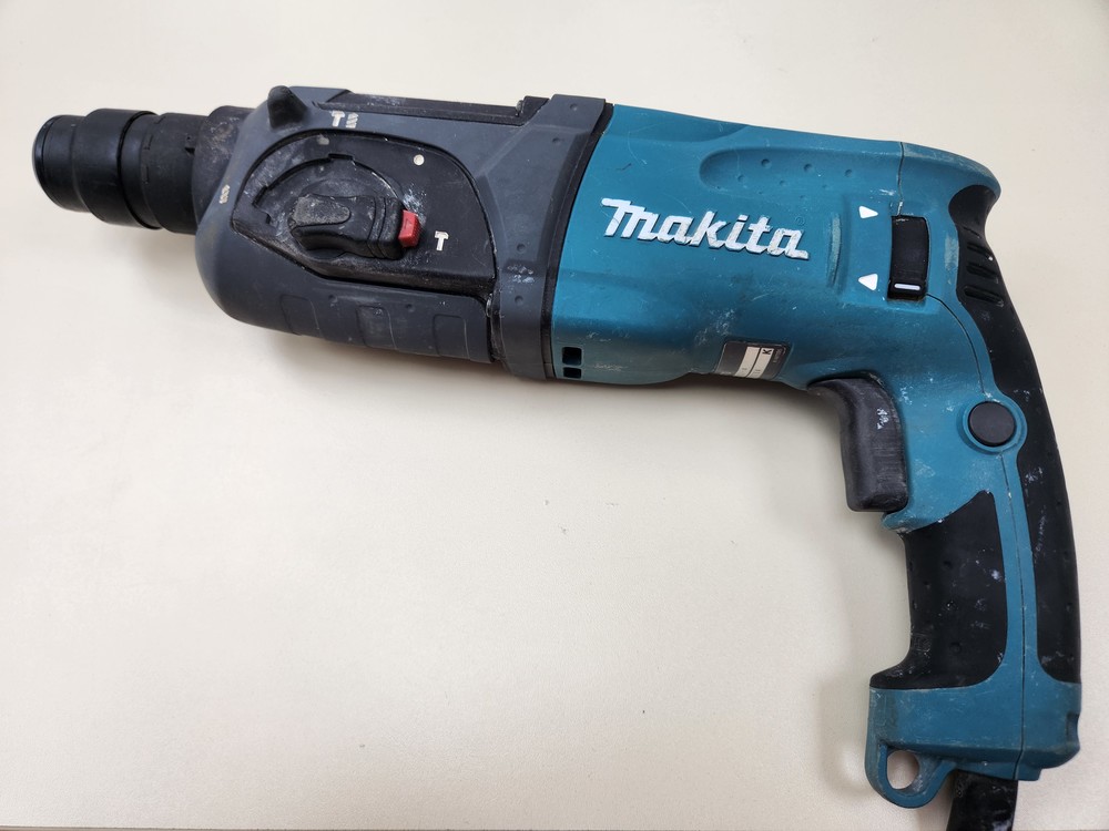 Перфоратор Makita HR 2470