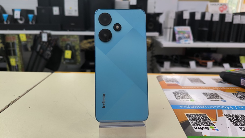 Смартфон Infinix HOT 30i 4/64