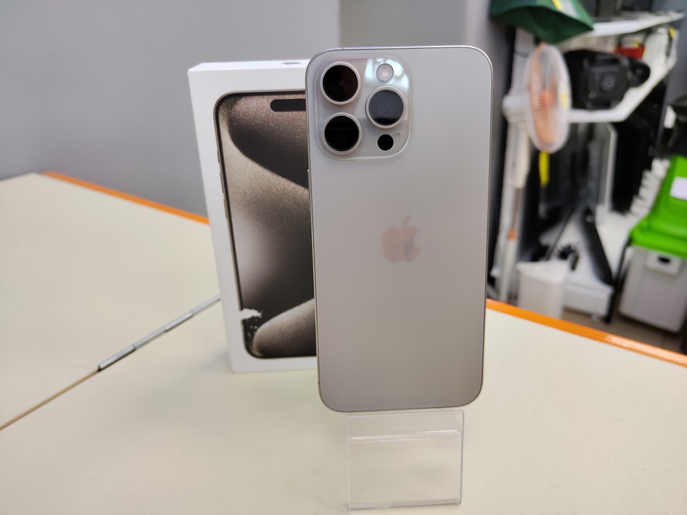 Смартфон Apple iPhone 15 Pro Max 256Gb