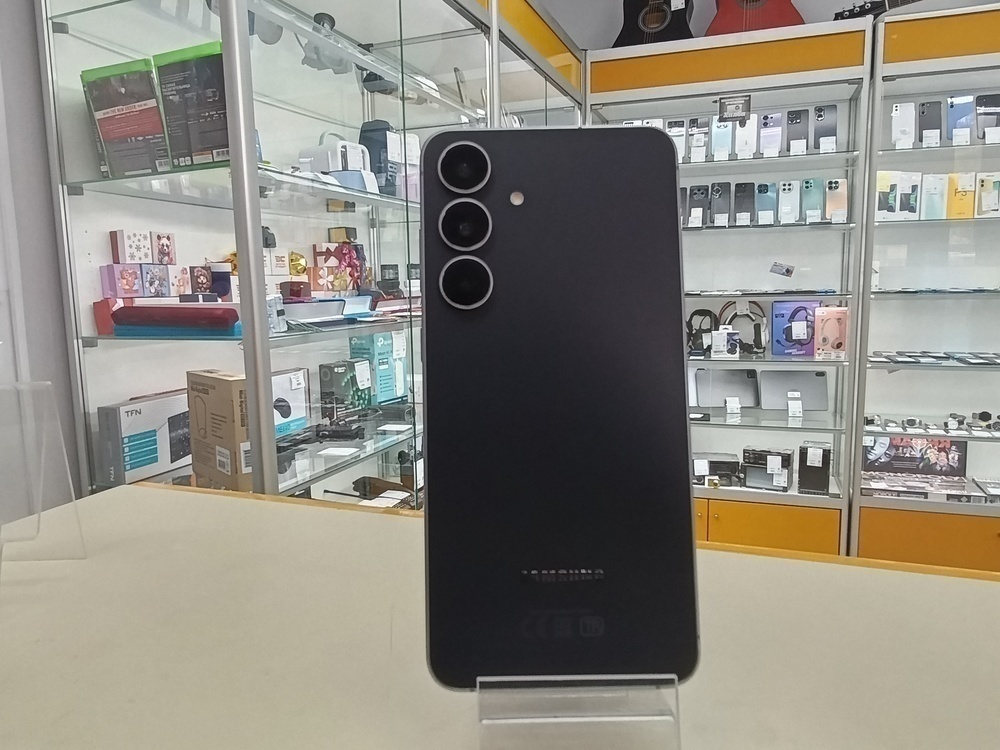 Смартфон Samsung Galaxy S25 FE 8/256