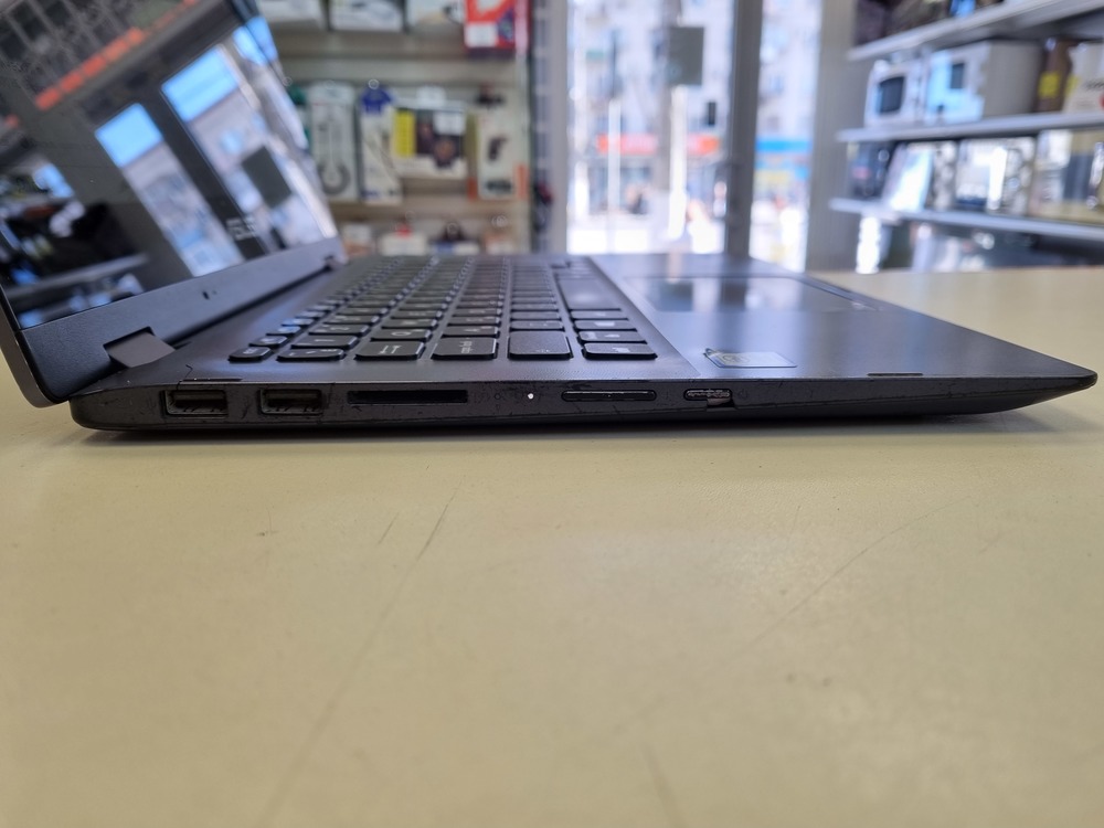 Ноутбук ASUS; Core i3-7020U, Intel HD Graphics 620, 4 Гб, 120 Гб, Нет