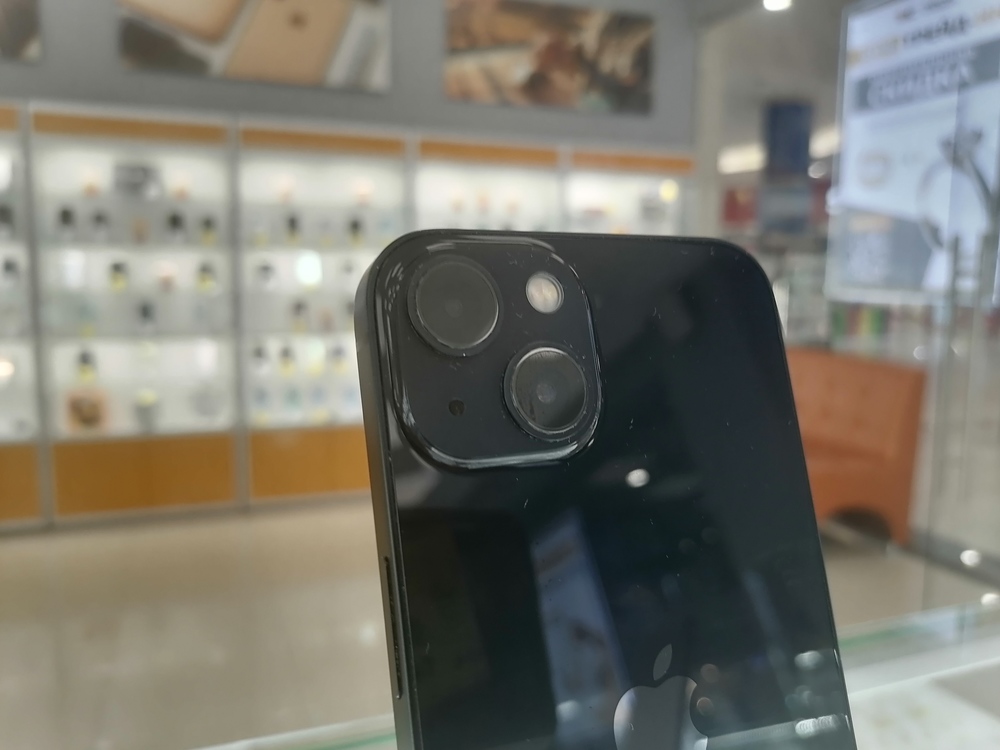 Смартфон Apple iPhone 13 128Gb
