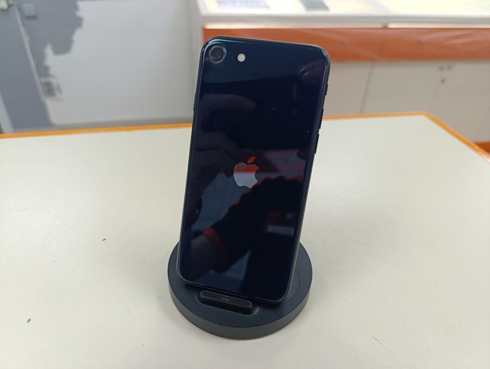 Смартфон Apple Iphone SE 2022 64GB