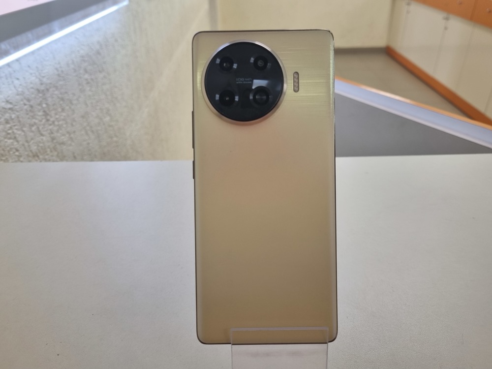 Смартфон Tecno SPARK 20 PRO + 8/256