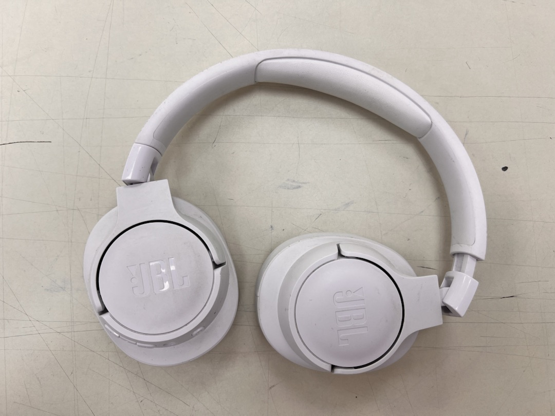 Наушники беспроводные JBL Tune 720BT;