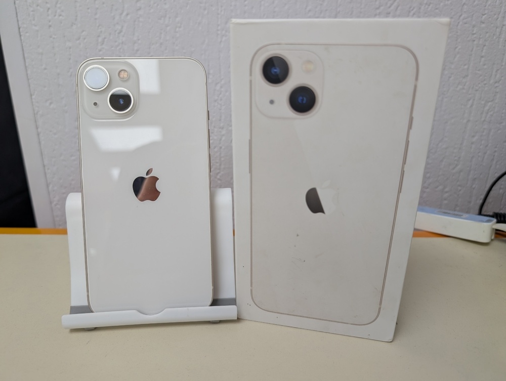 Смартфон Apple iPhone 13 256Gb