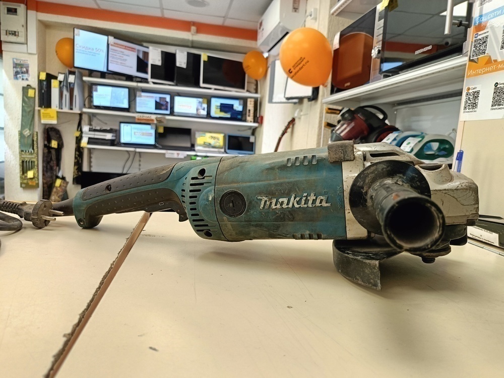 Угловая шлифмашина Makita 7020S