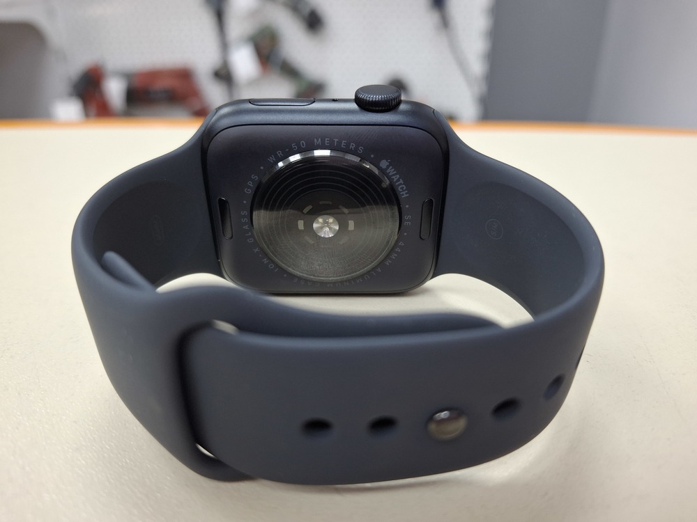 Смарт-часы Apple Watch SE 2022 44mm