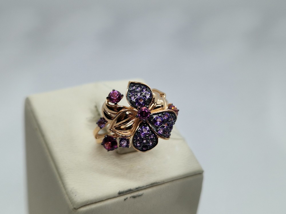 КОЛЬЦО С КАМНЯМИ (Au 585)