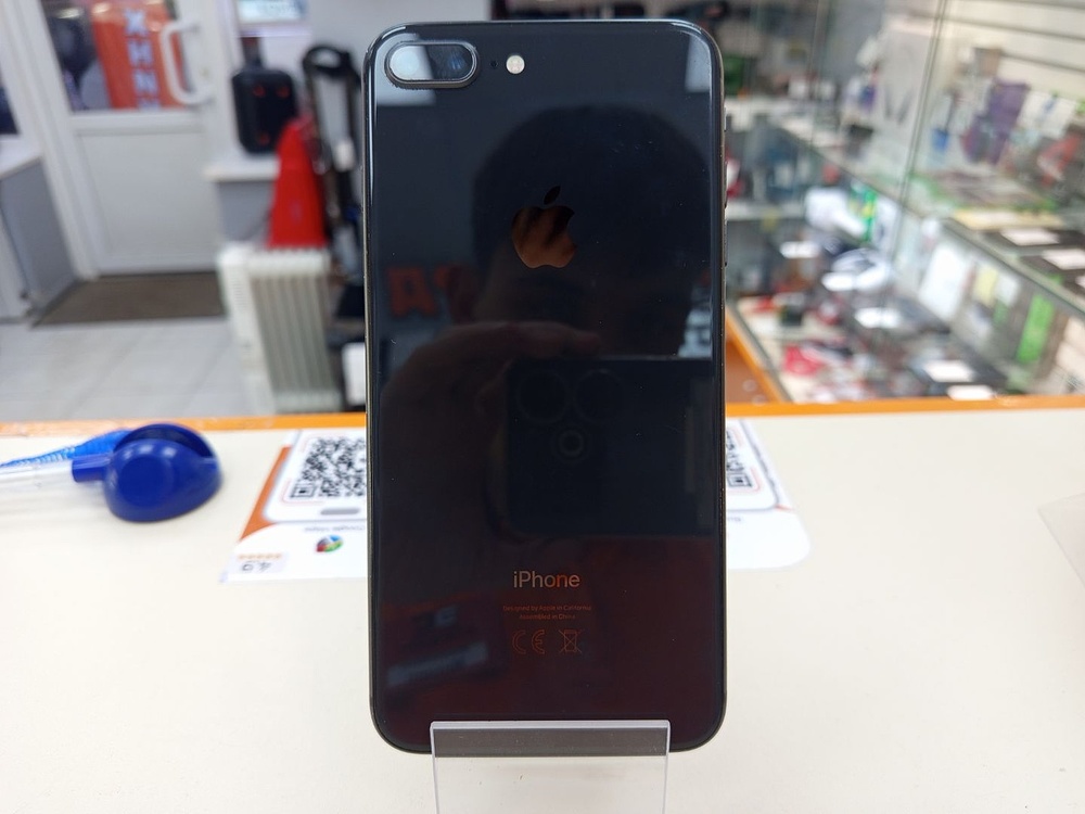 Смартфон Apple iPhone 8 Plus 64Gb