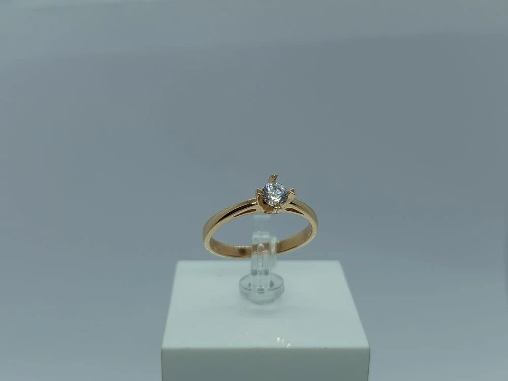 КОЛКМ585 КОЛЬЦО С КАМНЕМ (Au 585)