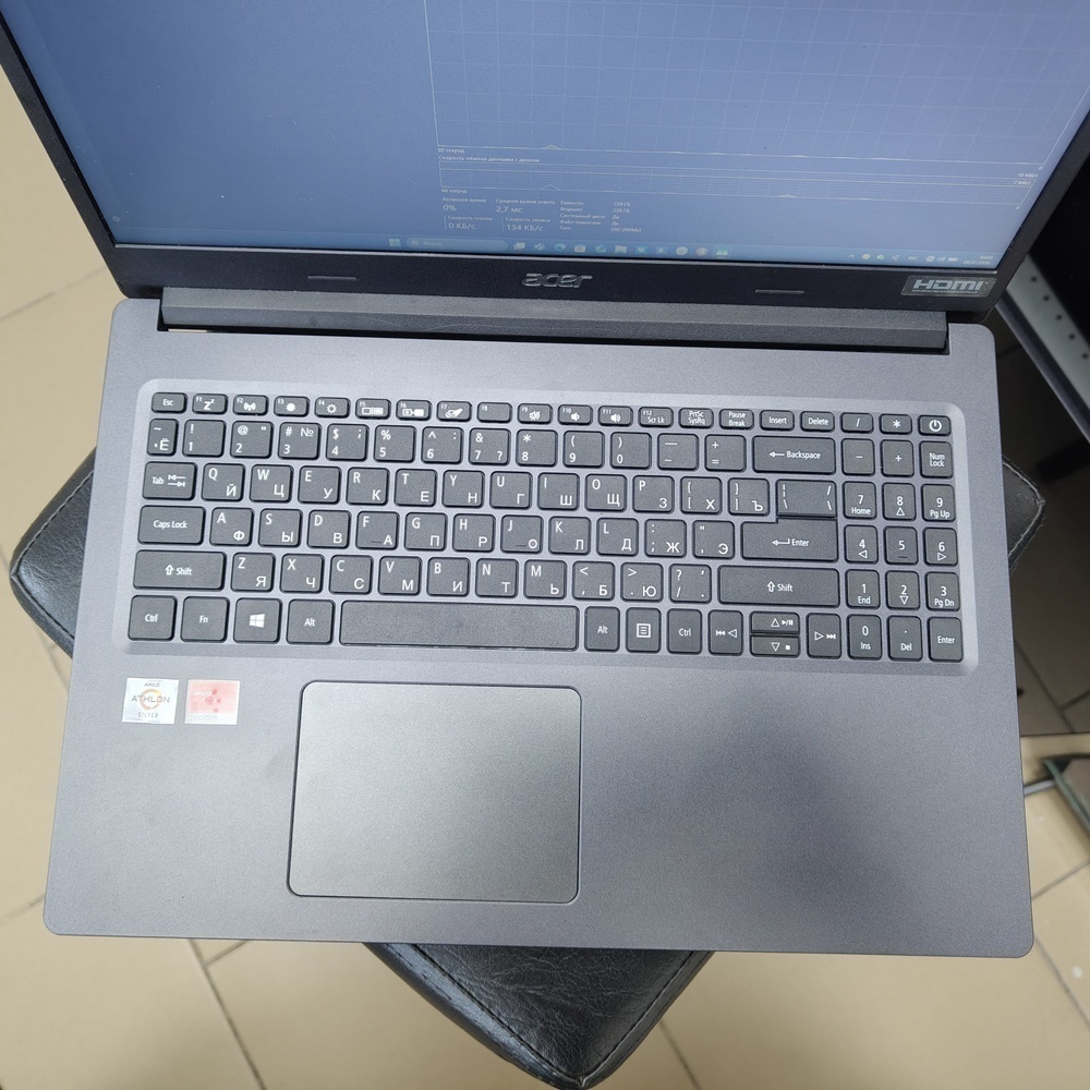 Ноутбук Acer; Athlon 3050U, Radeon Graphics, 8 Гб, 256 Гб, Нет