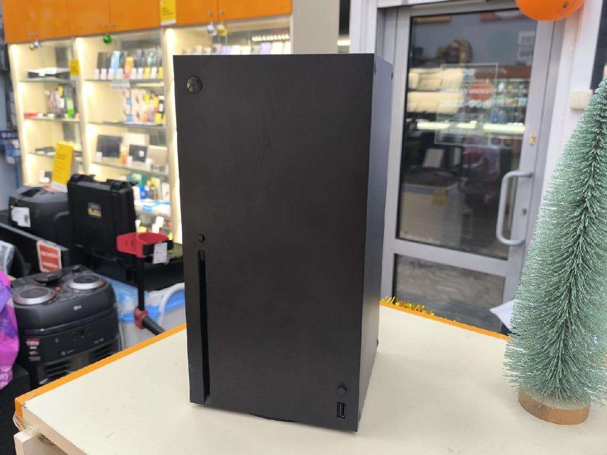 Игровая приставка Xbox Series X 1Tb