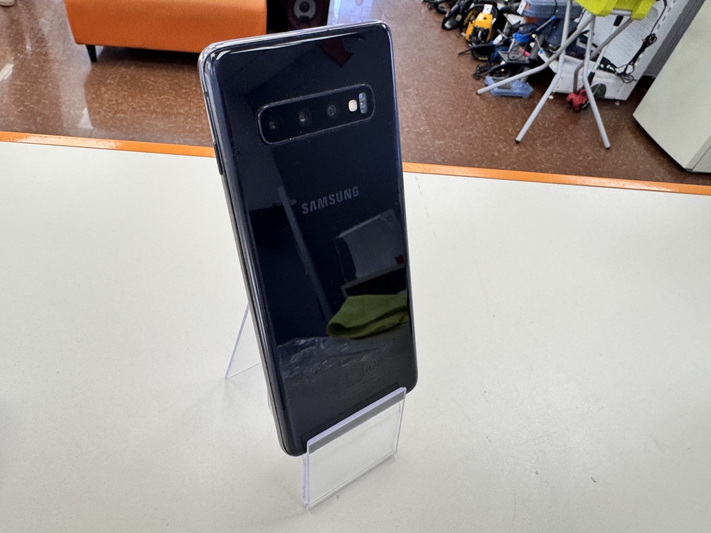 Смартфон Samsung Galaxy S10 8/128